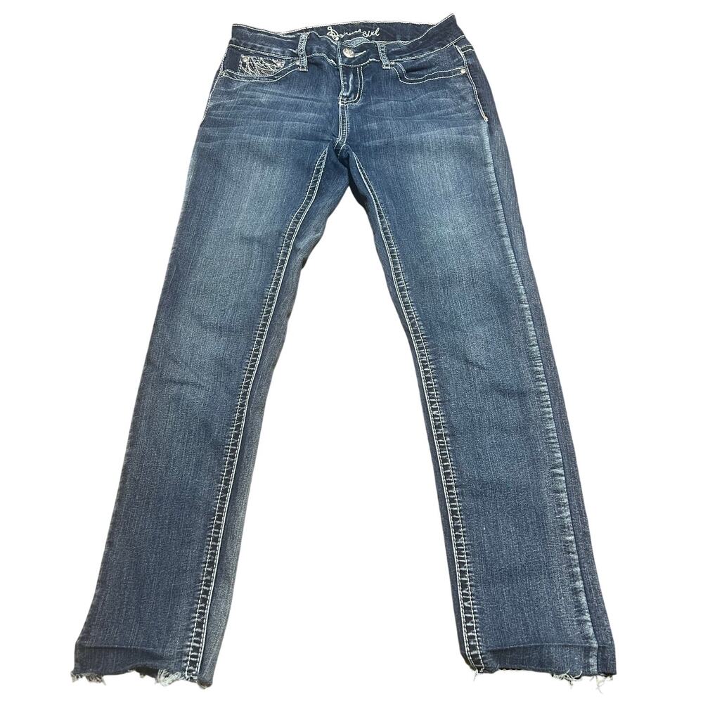 Soundgirl skinny jeans with beautiful stitching embellishments size 3 26 waist